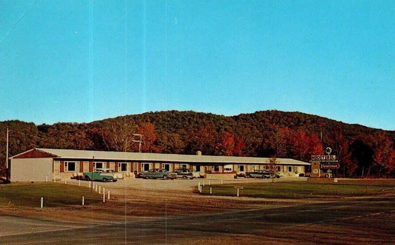 Motel Vacationer - Vintage Postcard